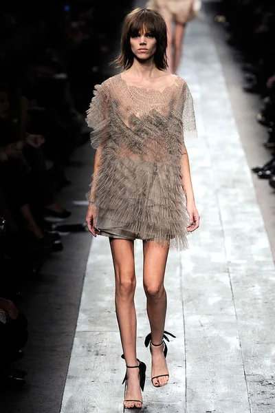 Look 7